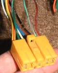 9 pin connector, yellow